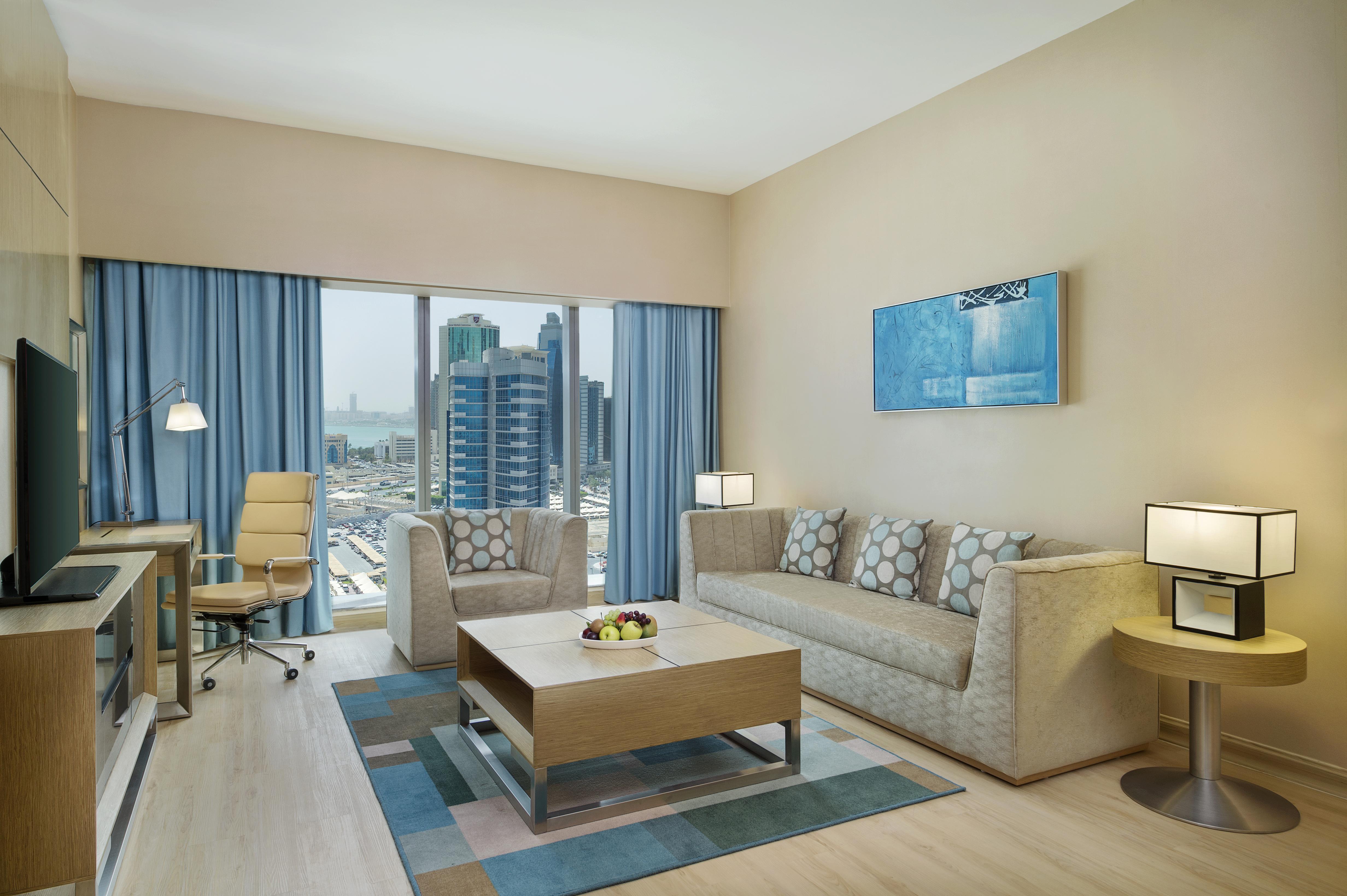 מלון Wyndham Doha West Bay מראה חיצוני תמונה Living room