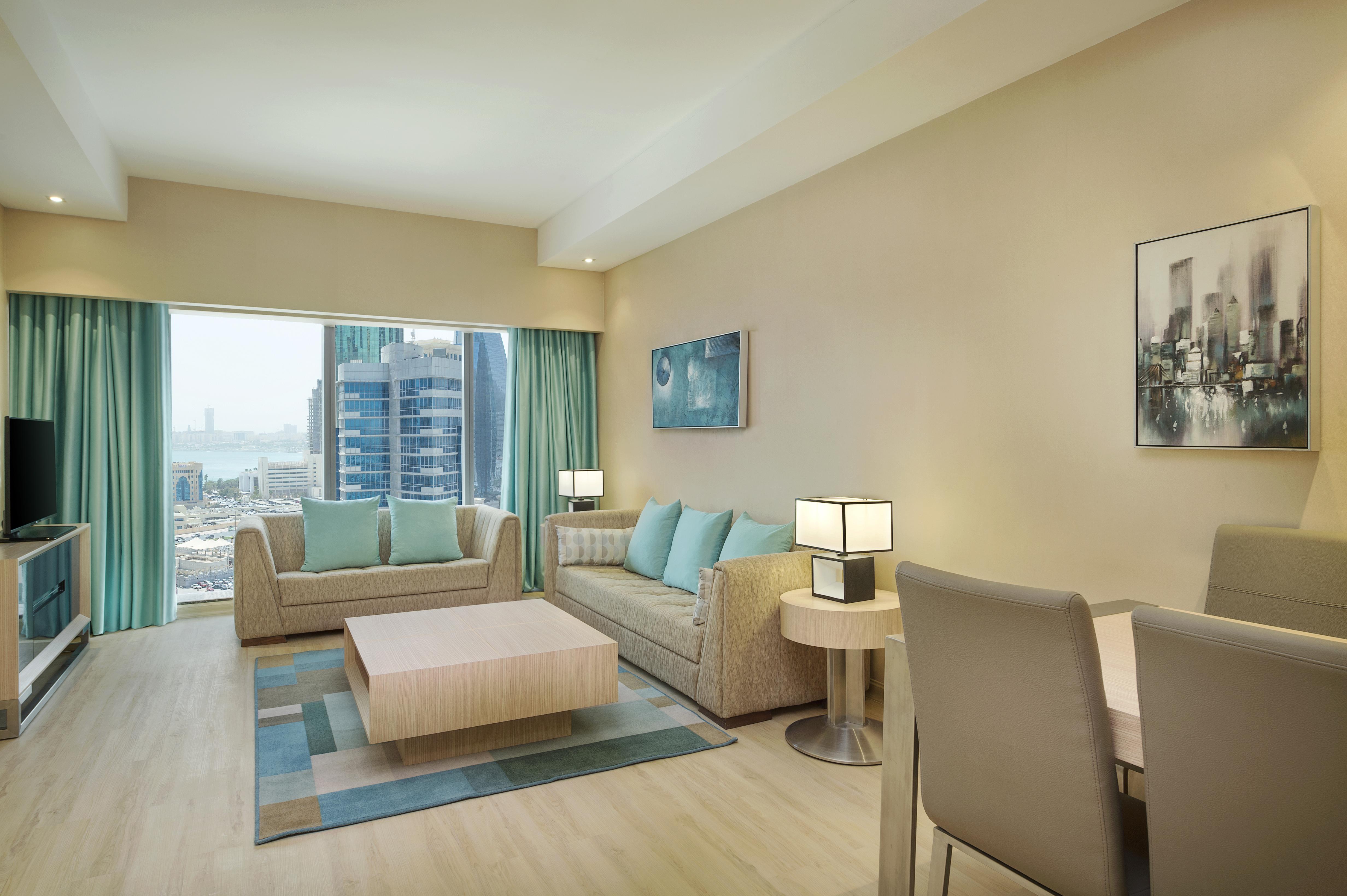 מלון Wyndham Doha West Bay מראה חיצוני תמונה Living room