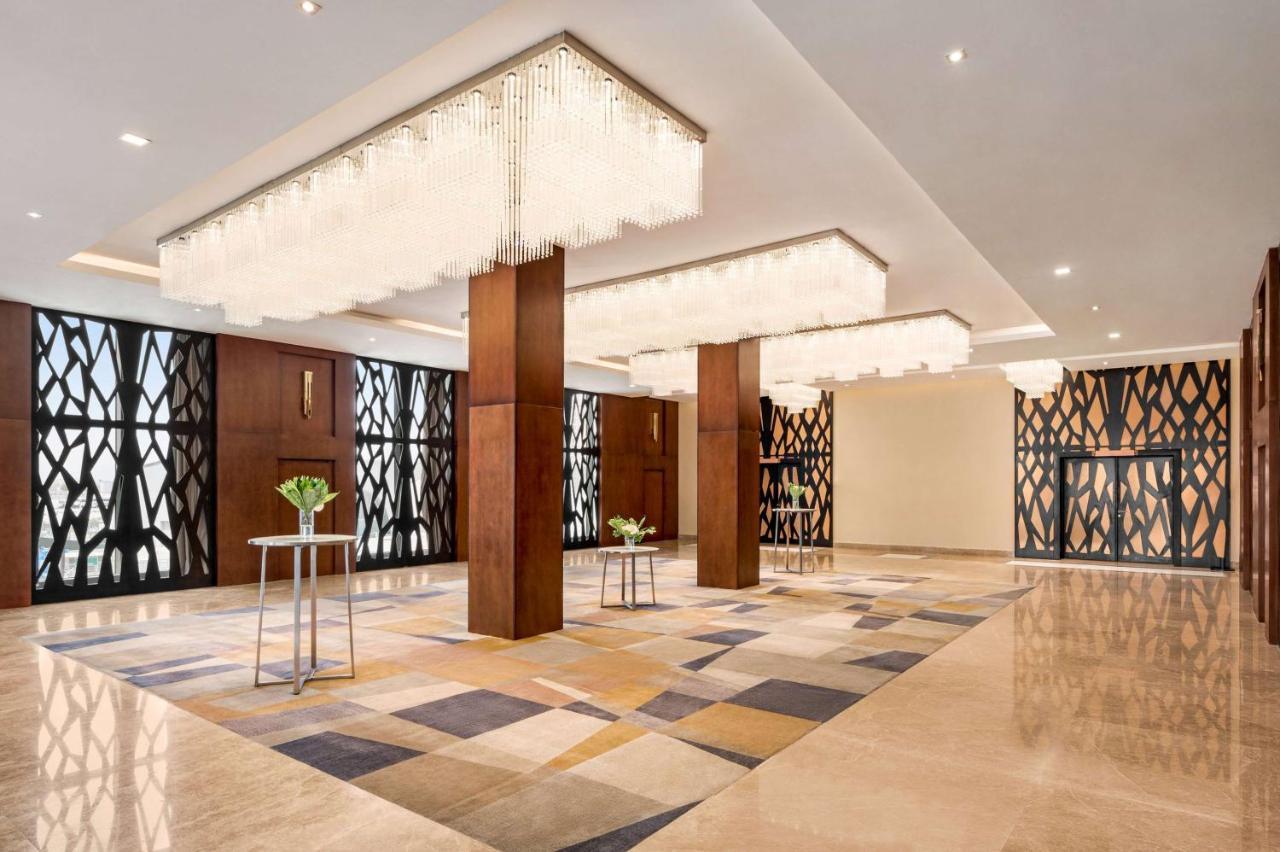 מלון Wyndham Doha West Bay מראה חיצוני תמונה The lobby of the hotel